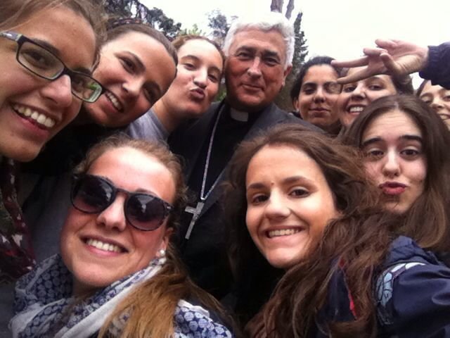 El obispo de Cadiz y Ceuta con jóvenes de Madrid