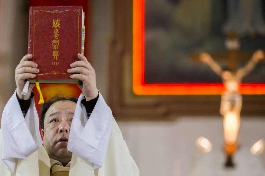 Misa católica en China.