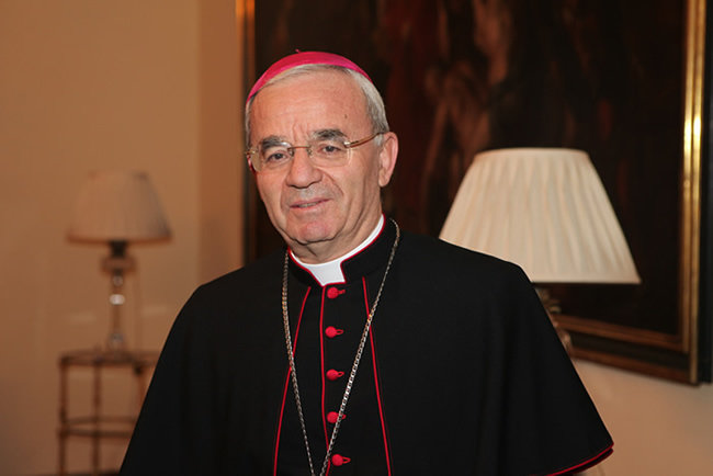 Monseñor Renzo Fratini, Nuncio Apostólico en España.  