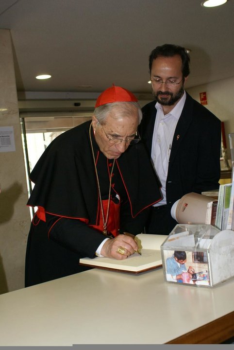 José Carlos Bermejo con el arzobispo auxiliar de Madrid, Antonio María Rouco Varela. 