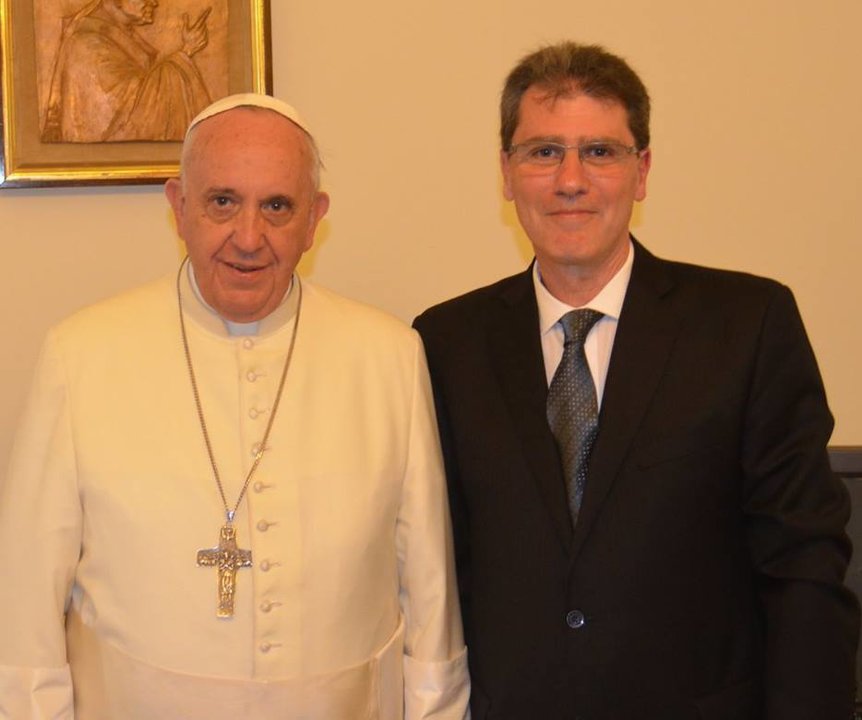 El Papa Francisco junto a Marcelo Figueroa. 