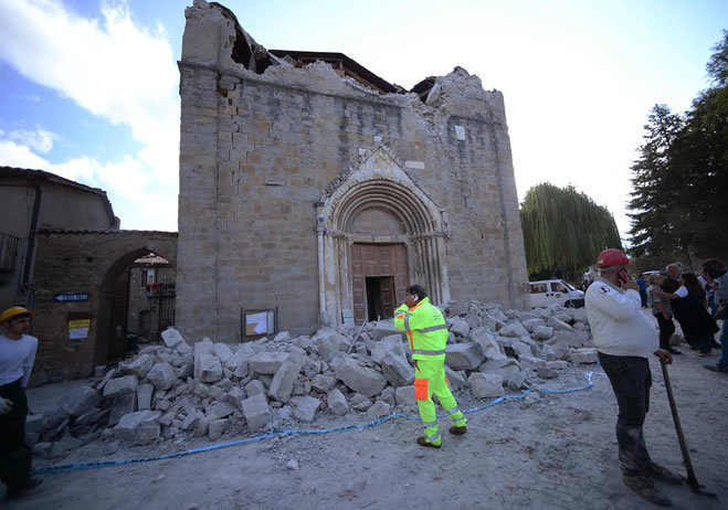 La Iglesia de San Agustín, en Amatrice, tras el terremoto.