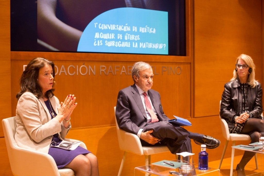 Mónica López Barahona, presidenta de la Fundación Jerôme, Luis Peral, diputado autonómico del PP, y la americana Jeniffer Lahl. 