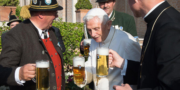 Benedicto XVI celebrando uno de sus cumpleaños. 
