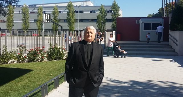 Luis Lezama en el colegio Santa María la Blanca de Madrid. 