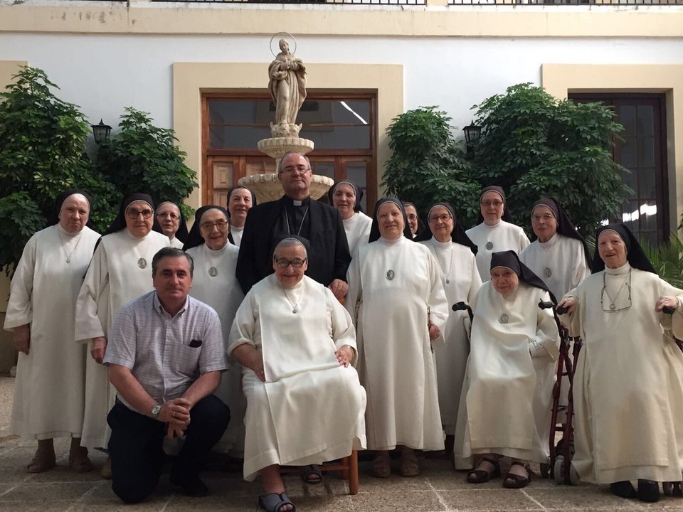 Monseñor Francisco Cerro en Villanueva de la Serena, monasterio de las concepcionistas, último día retiro la vida contemplativa. 