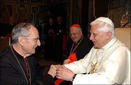 El Papa emérito Benedicto XVI y el cardenal alemán Joachim Meisner. 
