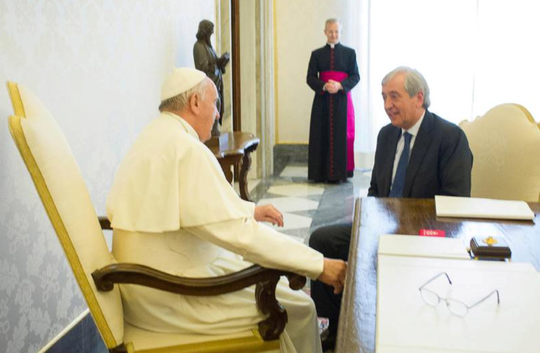 El Papa Francisco con Libero Milone. (L'Osservatore Romano). 