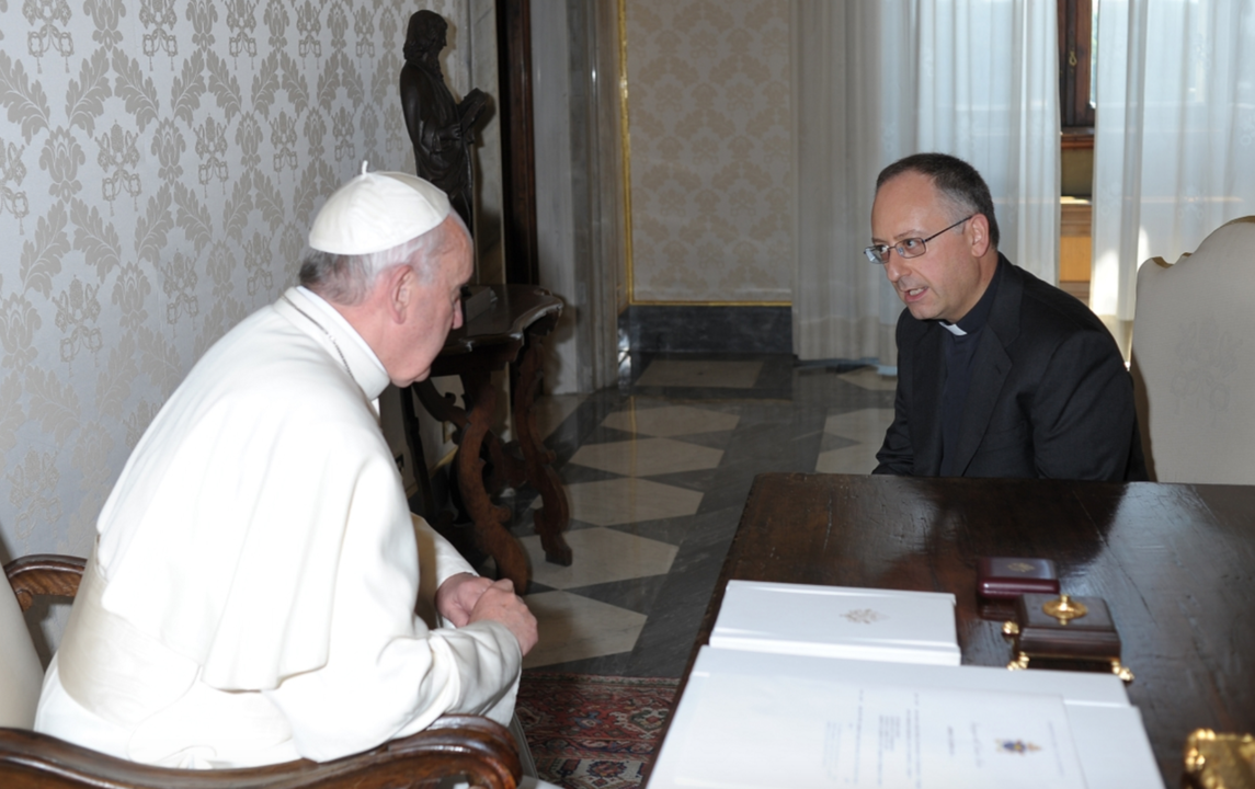 El Papa Francisco con el jesuita Antonio Spadaro. 