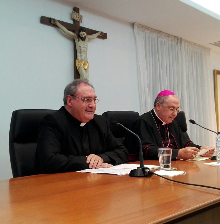 Joé María Gil Tamayo, anunciando en la diócesis de Badajoz su nombramiento como obispo de Ávila.