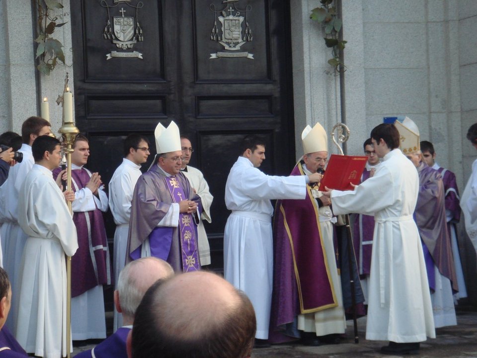 El obispo Ginés García Beltrán en la apertura de la Puerta Santa