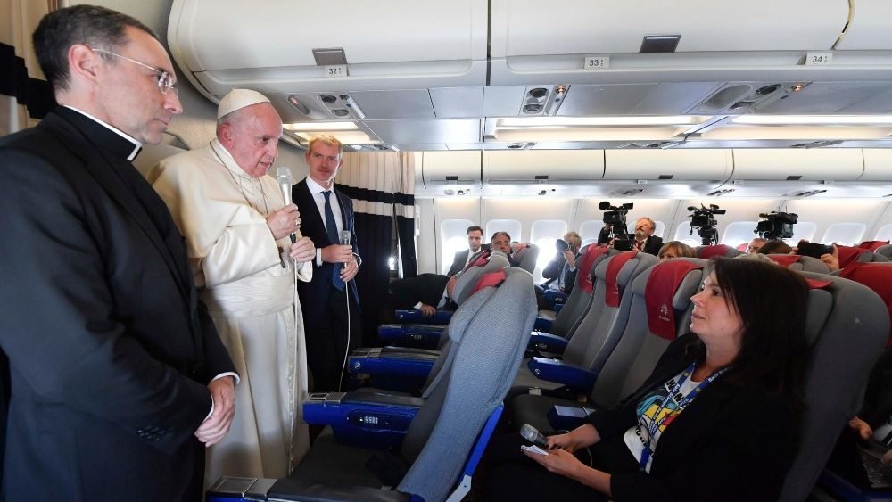 Papa Francisco en el vuelo papal.