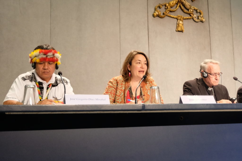 Josianne Gauthier, Secretaria General de CIDSE, durante el Sínodo de la Amazonia.