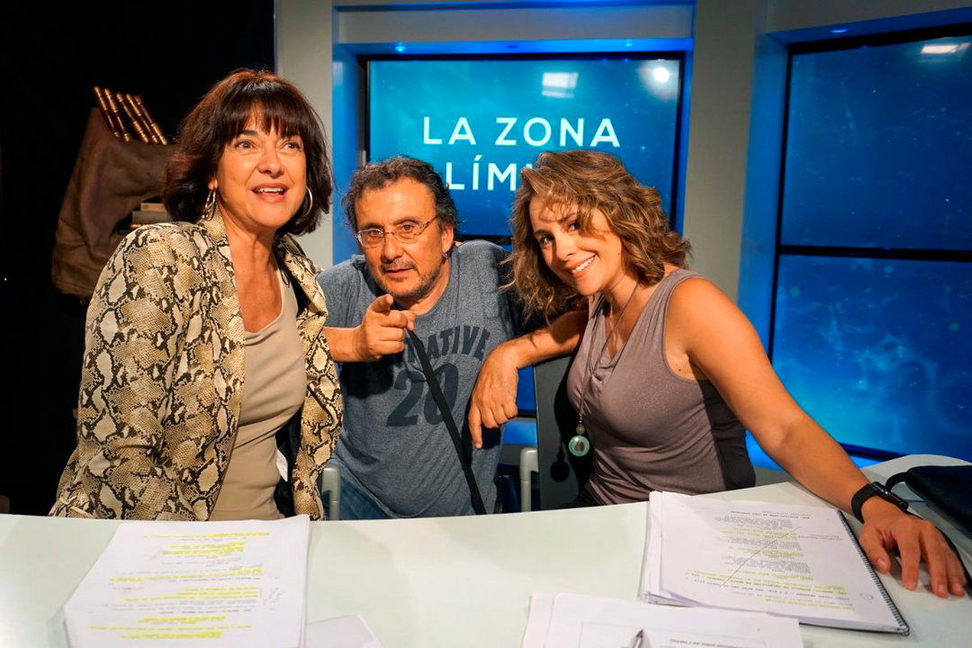 Antonio Cuadri con María Vallejo-Nágera y Karyme Lozano.