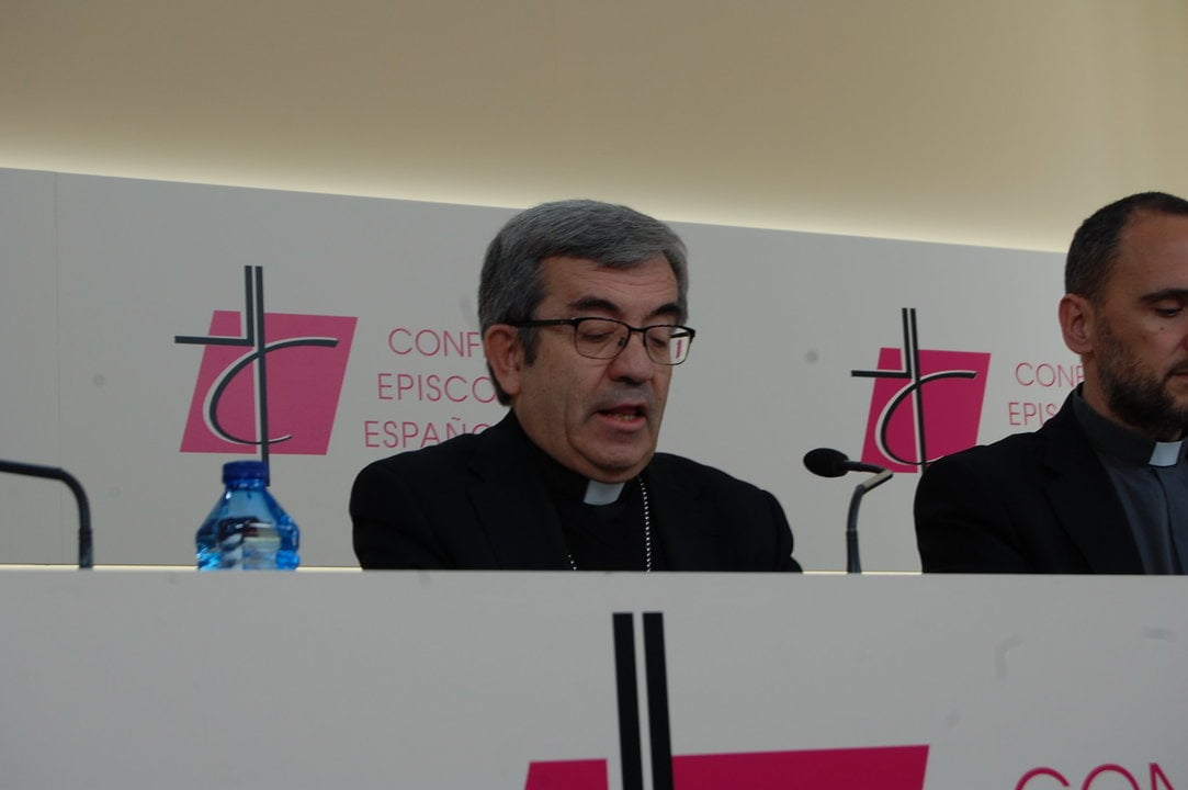 Mons. Luis Argüello.