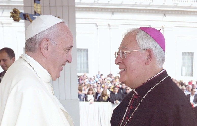 El Papa Francisco con Juan Antonio Reig Pla, obispo emérito de Alcalá de Henares.