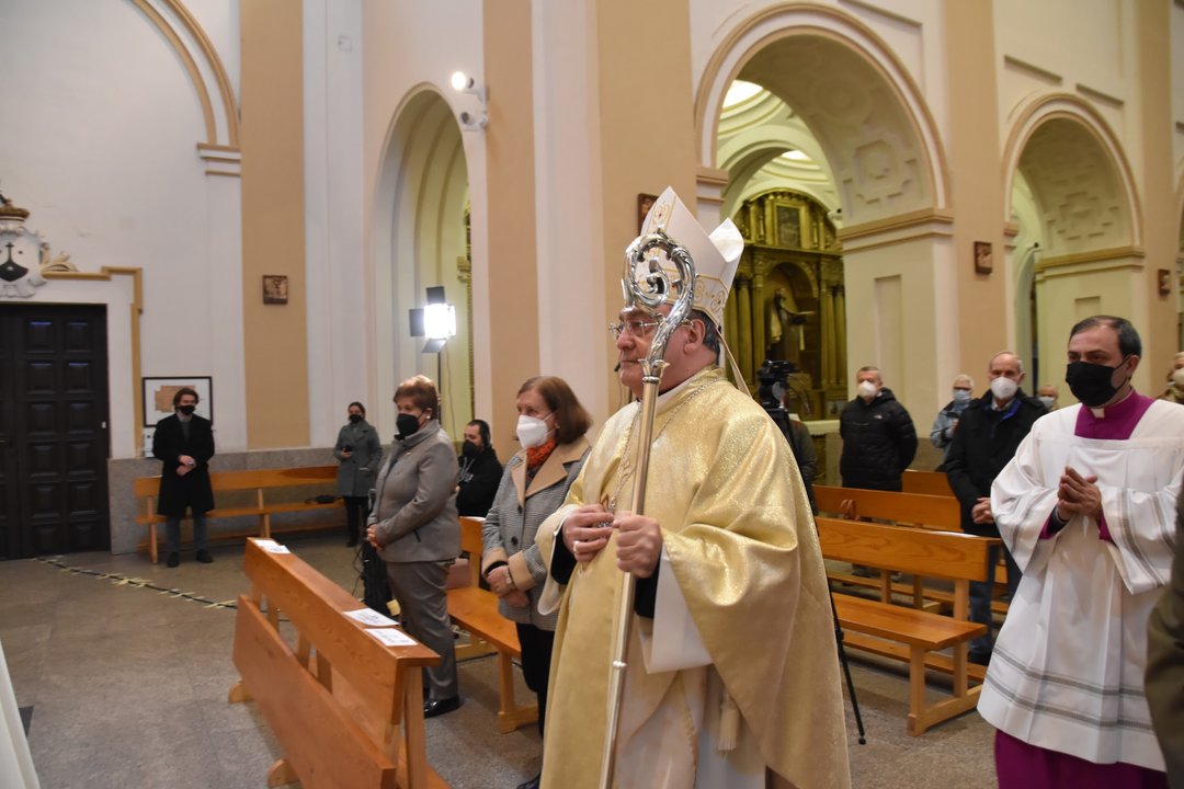 El obispo José María Gil Tamayo inaugura el Congreso con una Eucaristía. 