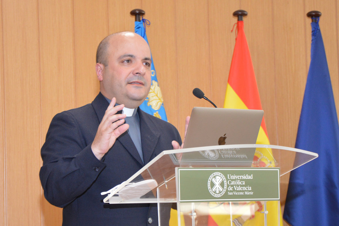 Carlos López Segovia, Asuntos Generales de la CEE.