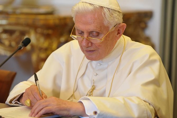 Benedict XVI en 2010. L'Osservatore Romano.