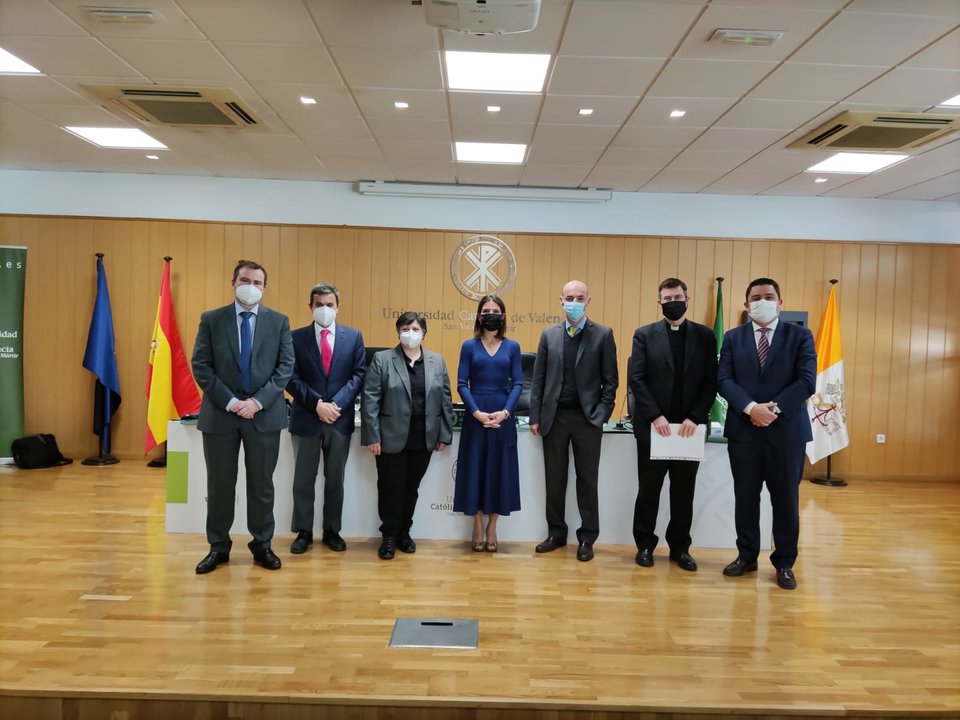 Miembros del equipo de la Universidad Católica de Valencia que han evaluado la tesis.