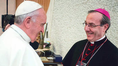 Mons. Francisco Pérez con el Papa Francisco. 