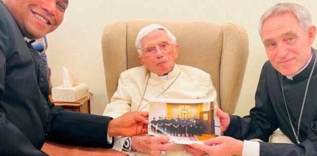 Última imagen pública de Benedicto XVI.