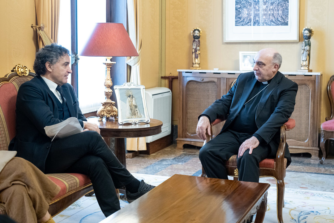 El arzobispo de Valencia, con el secretario autonómico de Turismo