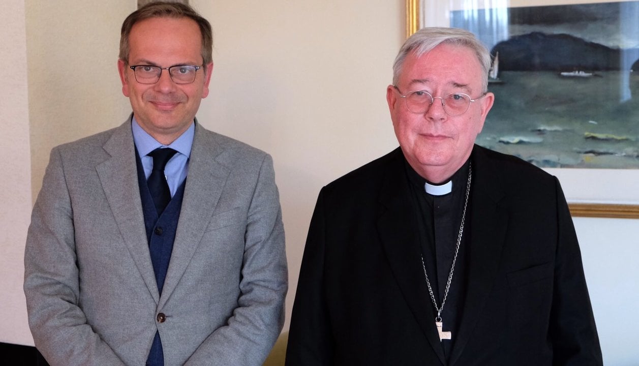 Vincenzo Bassi, president de FAFCE y el cardenal Jean-Claude Hollerich SJ president de COMECE. 