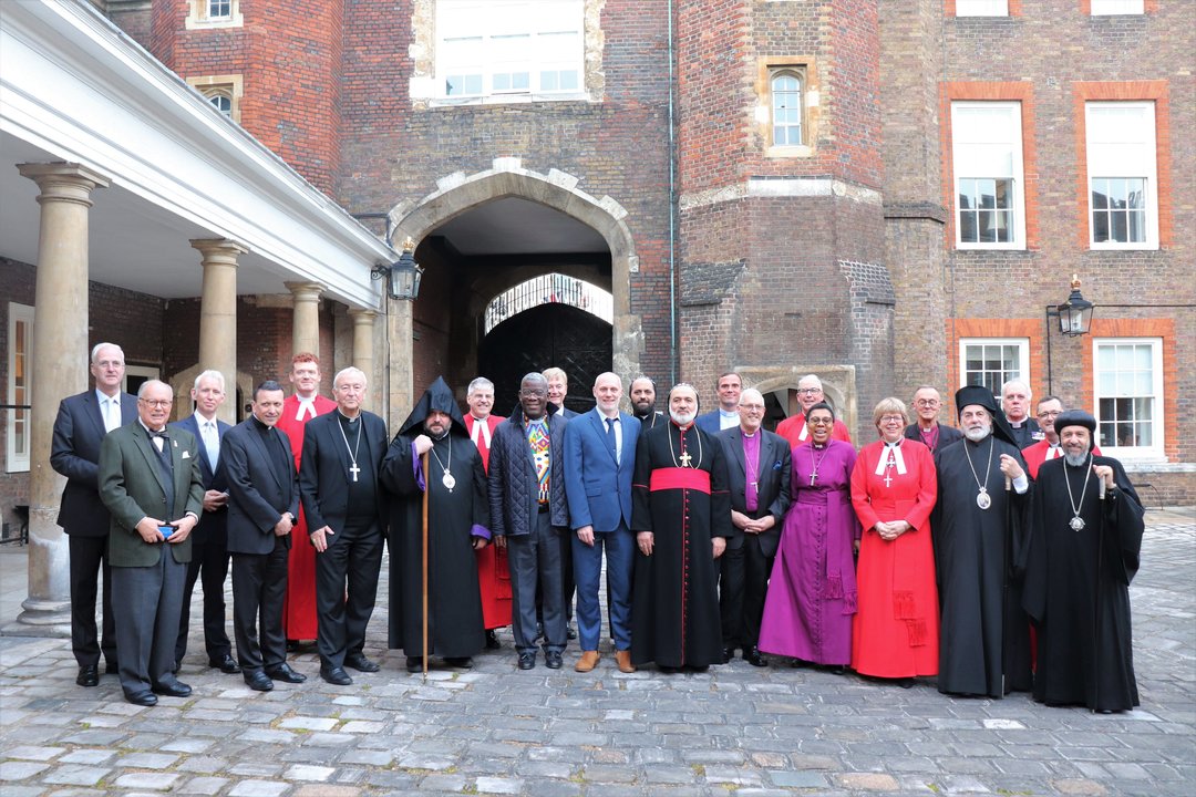 Coronación de Carlos III. Vigilia de oración del presidente de los obispos católicos de Inglaterra cardenal Nichols con otros líderes cristianos.