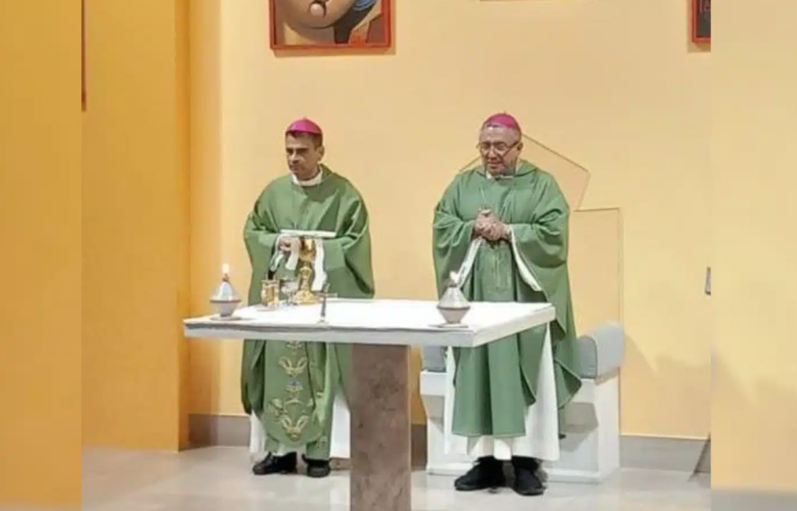 Obispos Rolando Álvarez, de Matagalpa y Estelí, e Isidoro Mora, de Siuna, desterrados el 14 de enero.