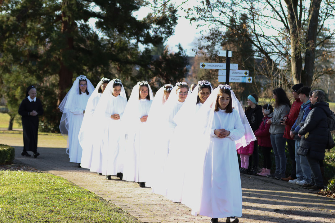 Ceremonia de vestición Hermanas de María de Schoenstatt (Crédito: Schoenstatt)
