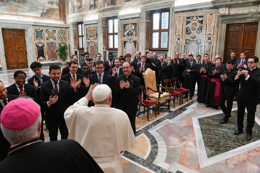 El Papa Francisco con la comunidad del seminario de Burgos.