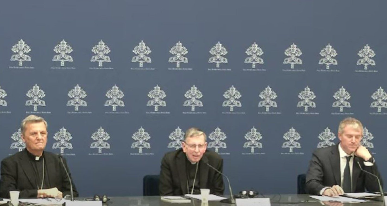 Rueda de prensa de presentación del documento "El Obispo de Roma".