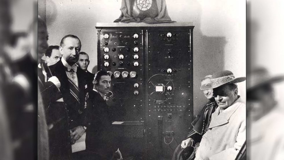 Radio Vaticana, el 12 de febrero de 1931, transmisión del primer radio mensaje del papa Pío XI