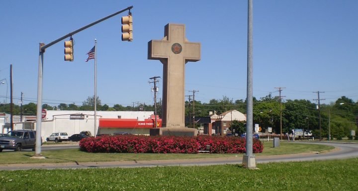 La cruz que quieren derribar en Estados Unidos.