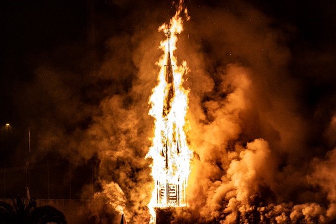 Incendio Iglesia Asunción en Chile.