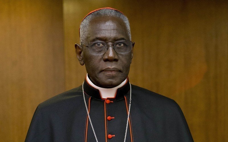 El cardenal Robert Sarah, Prefecto emérito de la Congregación para el Culto Divino.
