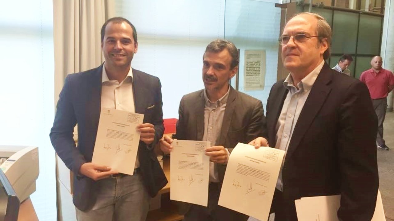 Ignacio Aguado (C's), José Manuel López (Podemos) y Ángel Gabilondo (PSOE), en una imagen de archivo.