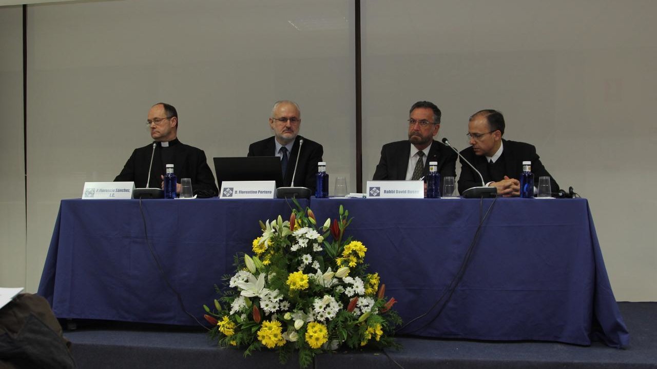 De izquierda a derecha: Florencio Sánchez, Florentino Portero y el rabino David Rosen. 