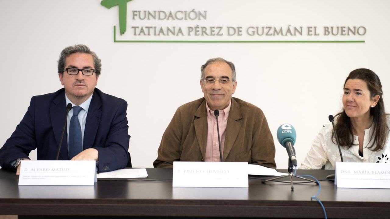 Los organizadores del Seminario Internacional, Álvaro Matud, Emilio Chuvieco y María Beamonte. 