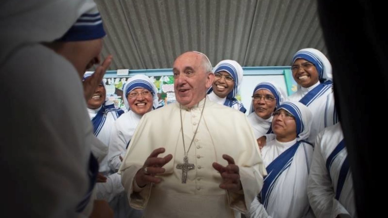 El papa Francisco con las Misioneras de la Caridad