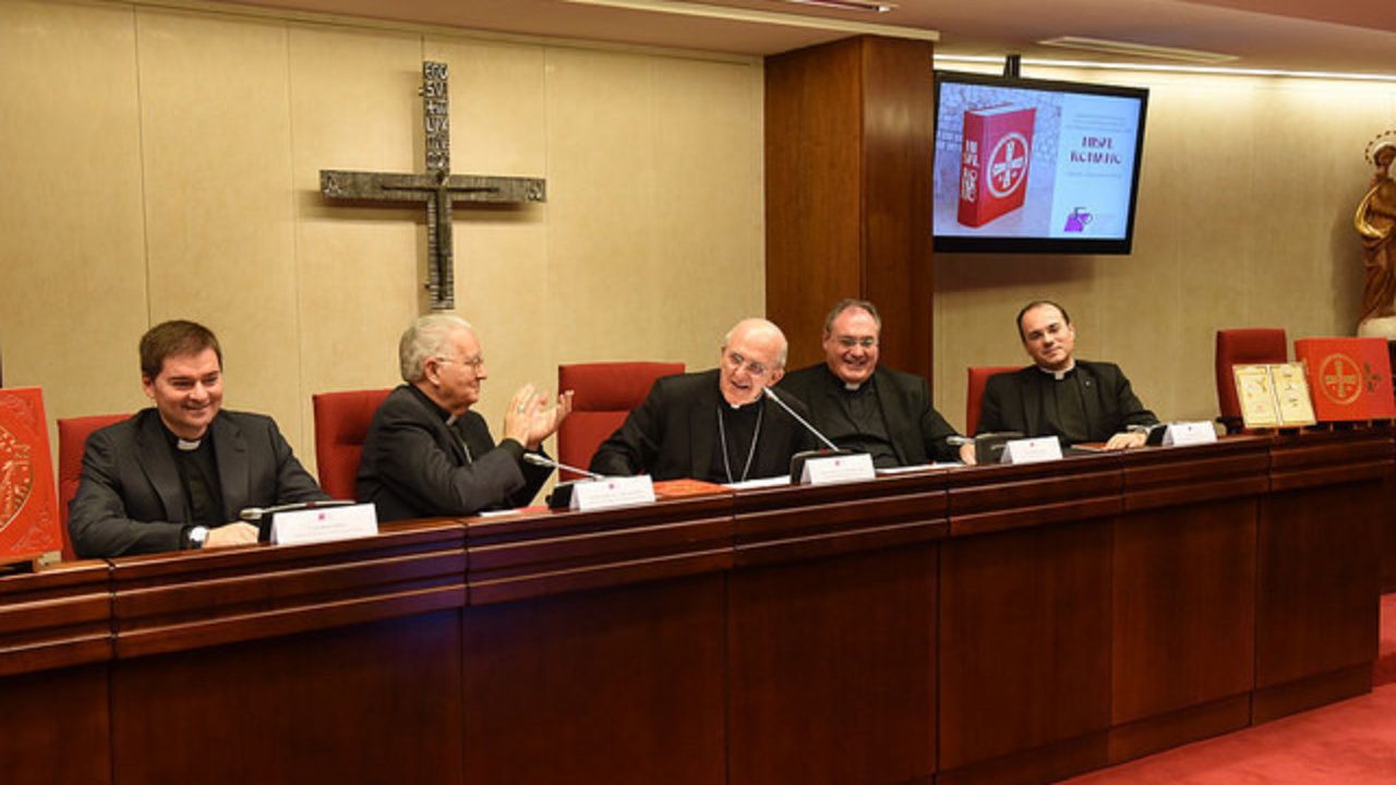 La comisión de obispos que ha presentado el nuevo Misal Romano. 