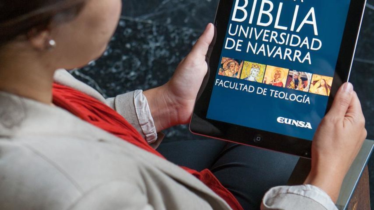 La Biblia digital en una tablet. 