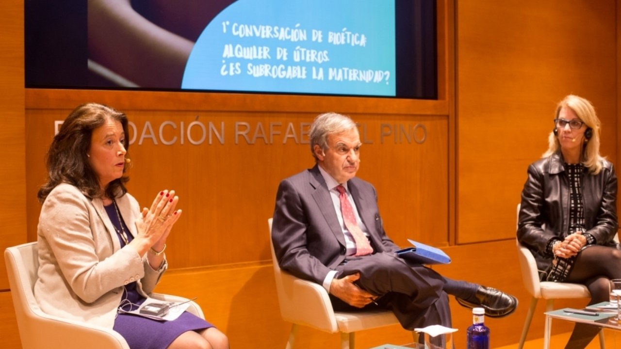 Mónica López Barahona, presidenta de la Fundación Jerôme, Luis Peral, diputado autonómico del PP, y la americana Jeniffer Lahl. 