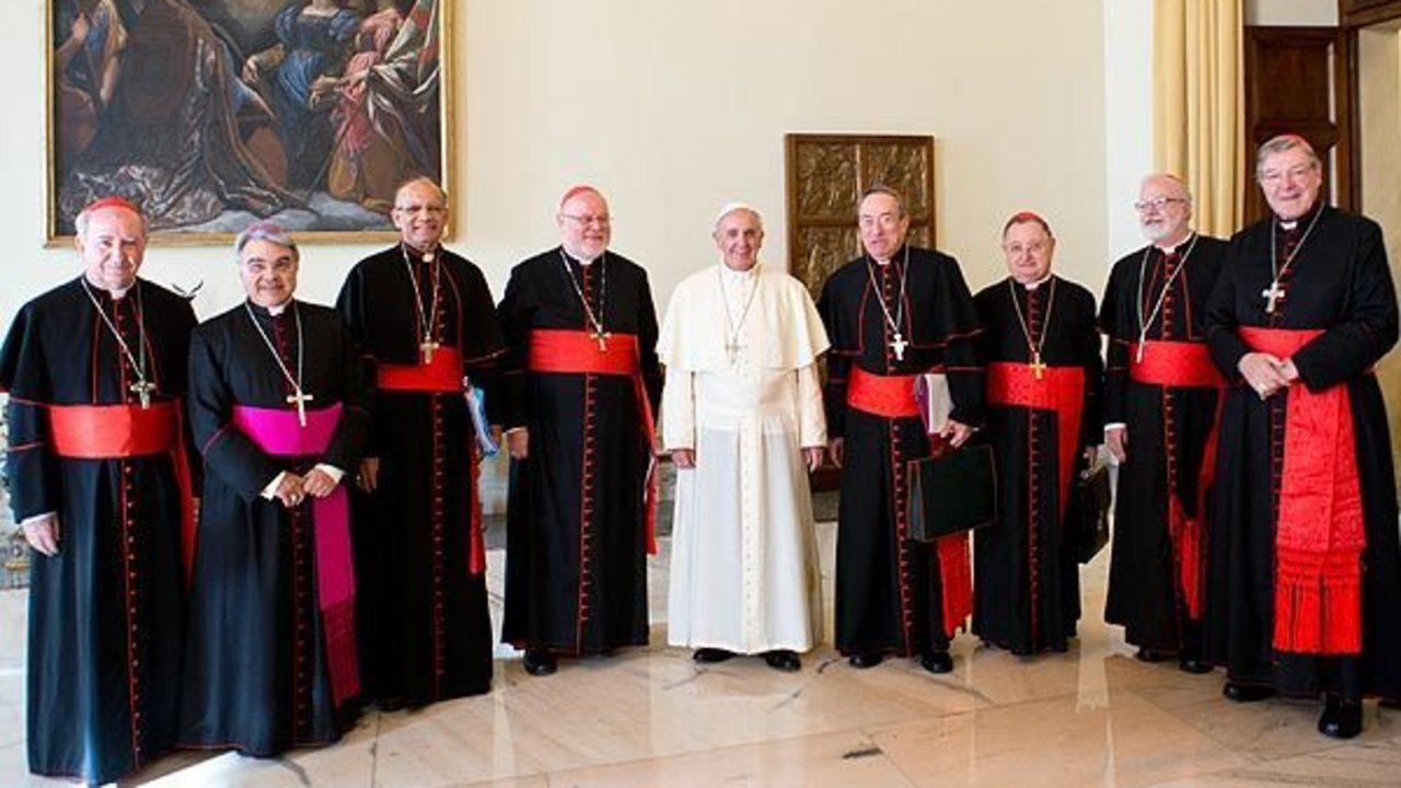 El Papa Francisco con el Consejo de Cardenales. 