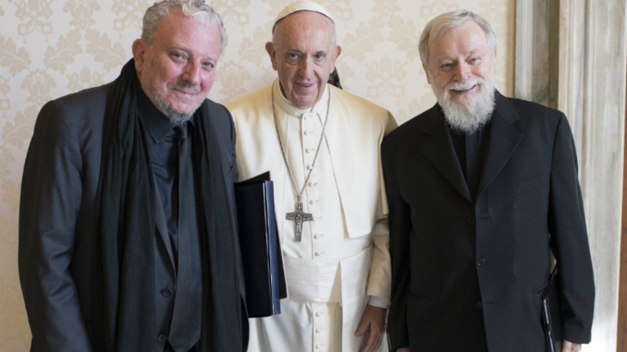 El Papa Francisco, Kiko Aarguello y el sacerdote Mario Pezzi. 