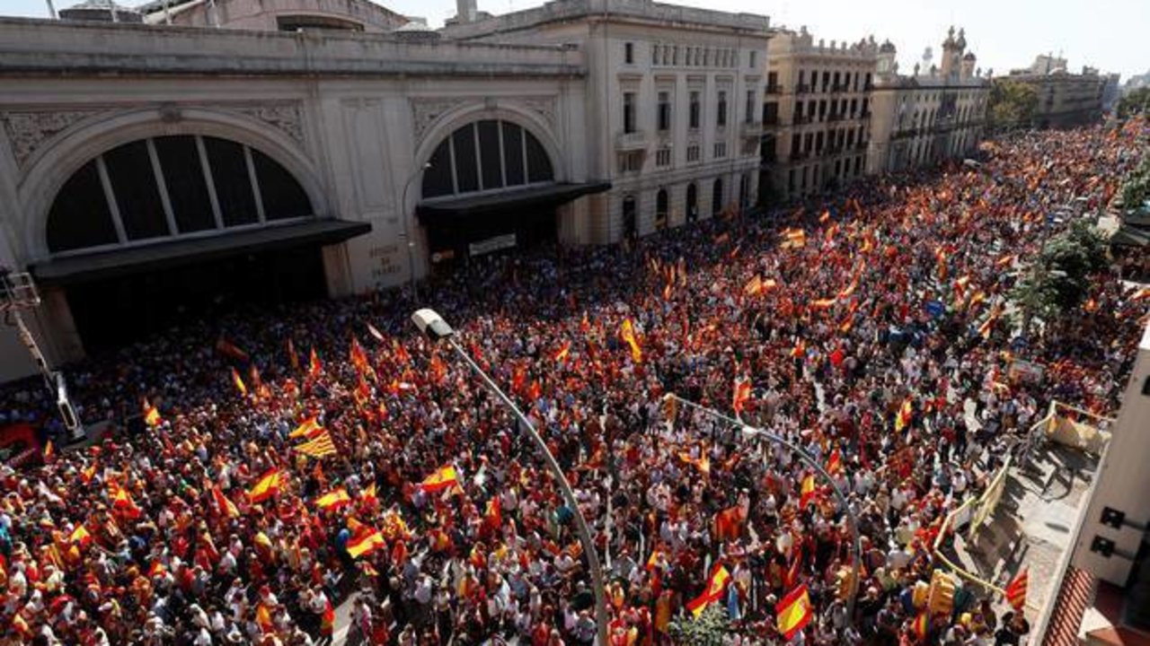 Manifestación en Barcelona por la unidad de España. 