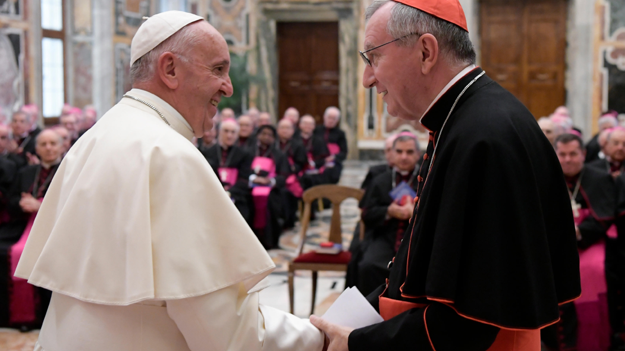 El Papa con el Secretario de Estado, cardenal Pietro Parolin.