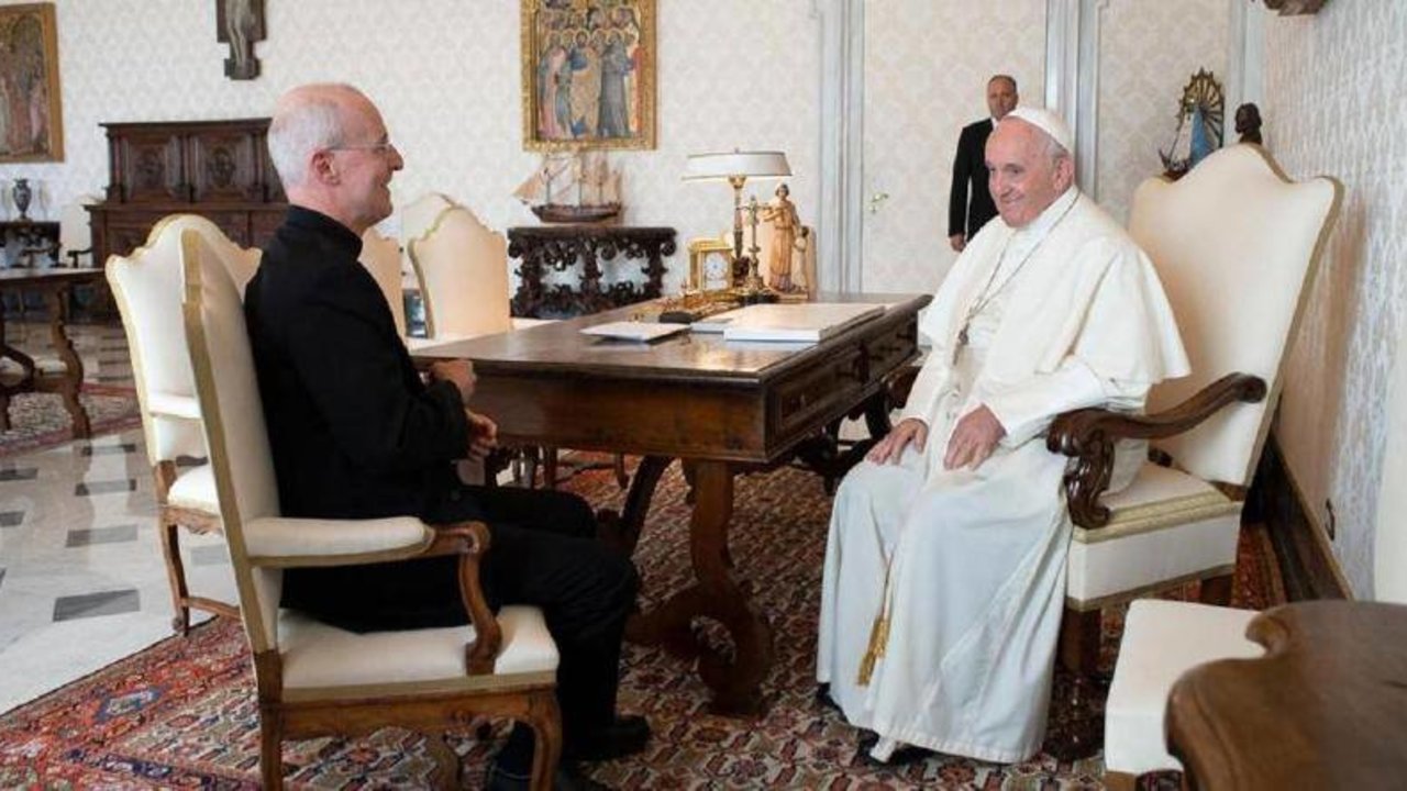 Papa Francisco y James Martin SJ.