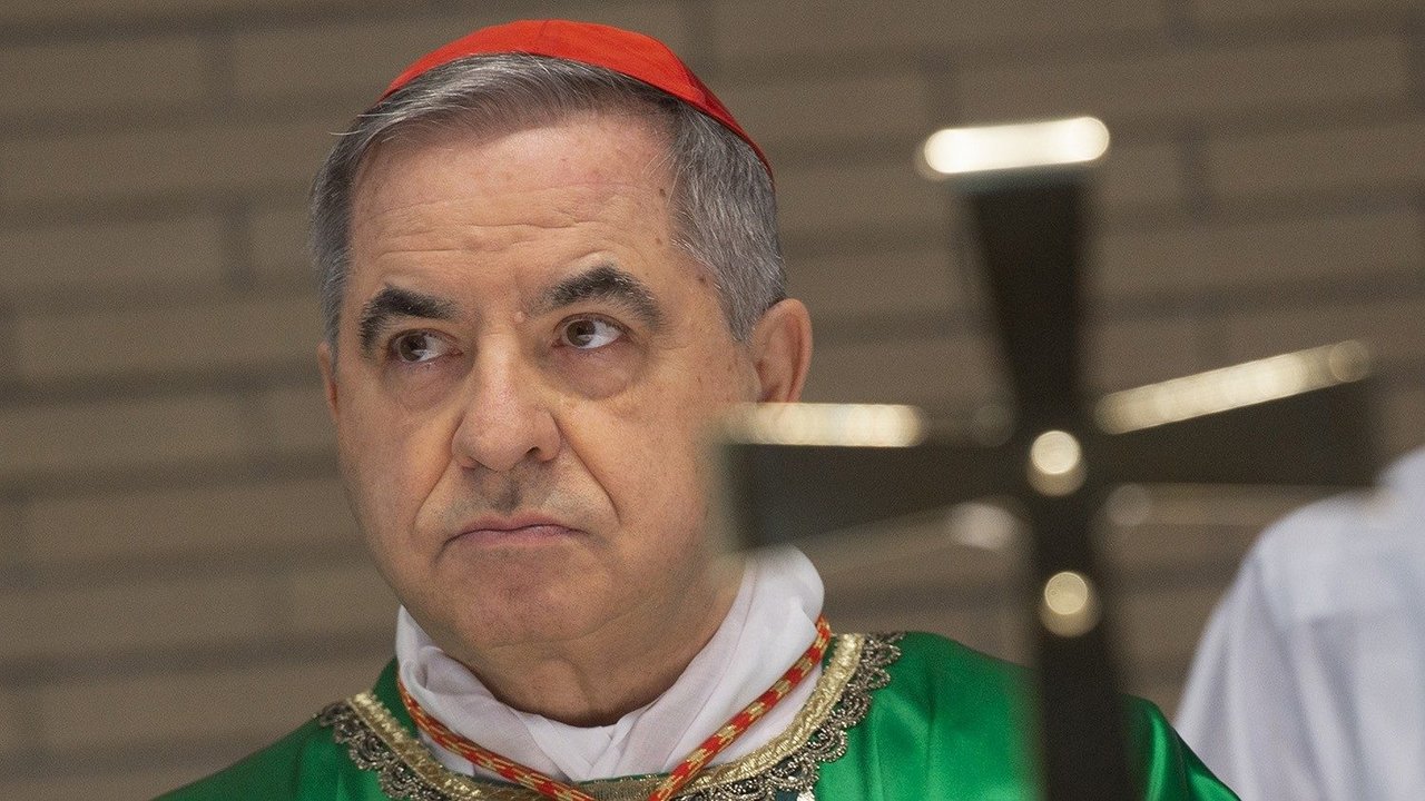 El Cardenal Angelo Becciu  (Vatican Media).